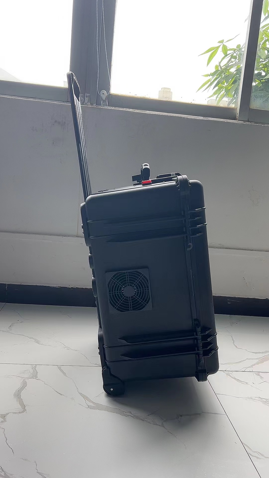 青山手拉箱型移动通信干扰器